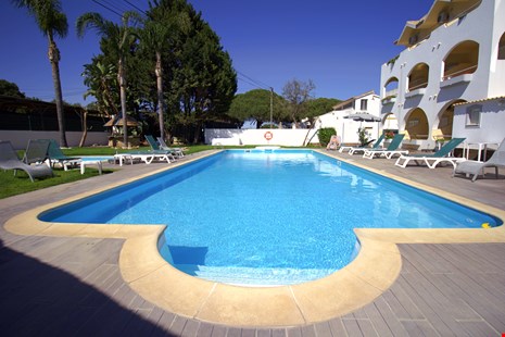 Almancil Winter Offer 795.454545454545 stay image